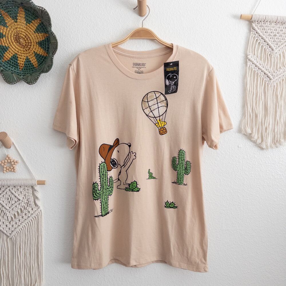 Peanuts Sand Color Desert Needles Motel Graphic T-Shirt Size Medium NEW